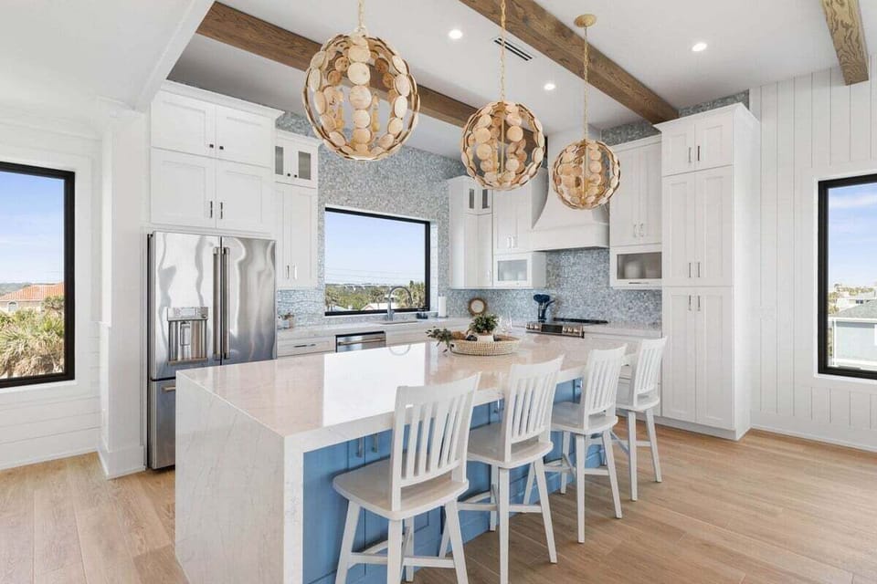 A glorious & fully equipped kitchen, the chef's dream!