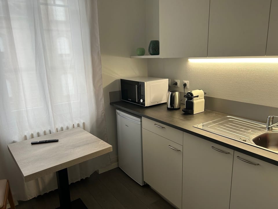 Fridge, microwave, toaster, highchair
