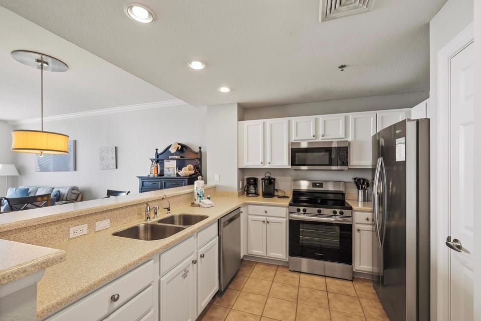 From morning coffee to full dinners, enjoy all the appliances, cookware, and utensils for stress-free meal prep.