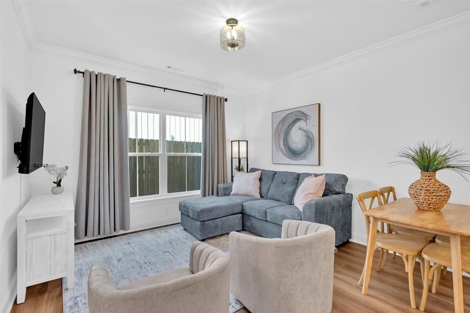 Plenty of comfortable seating for six