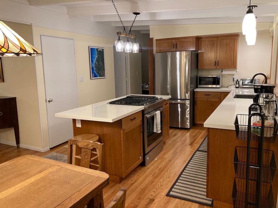 Gorgeous quartz countertops and custom cabinets