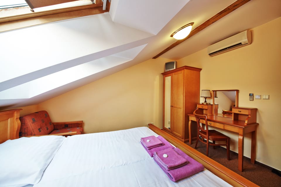 Standard Double or Twin Room | Free WiFi, bed sheets