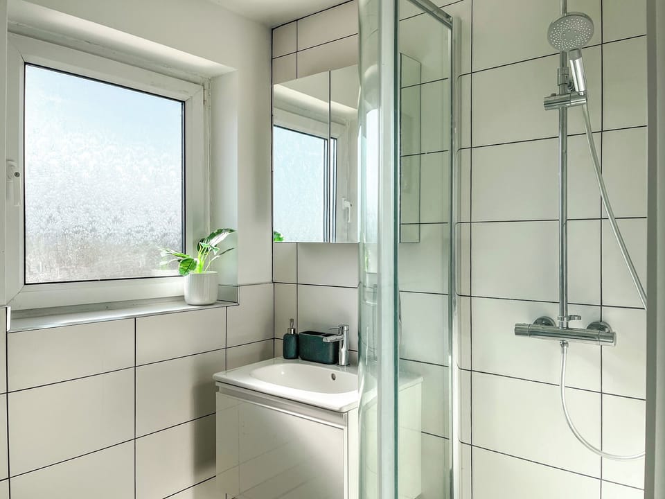 Bathroom | Paddock Cottage, Monyash, near Bakewell