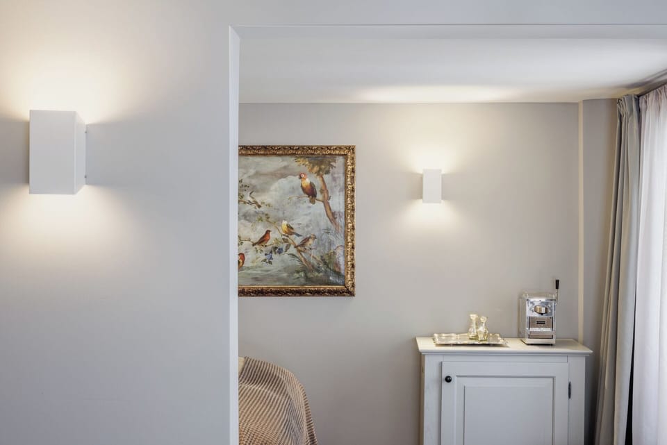 Deluxe Room | Egyptian cotton sheets, premium bedding, pillowtop beds, minibar