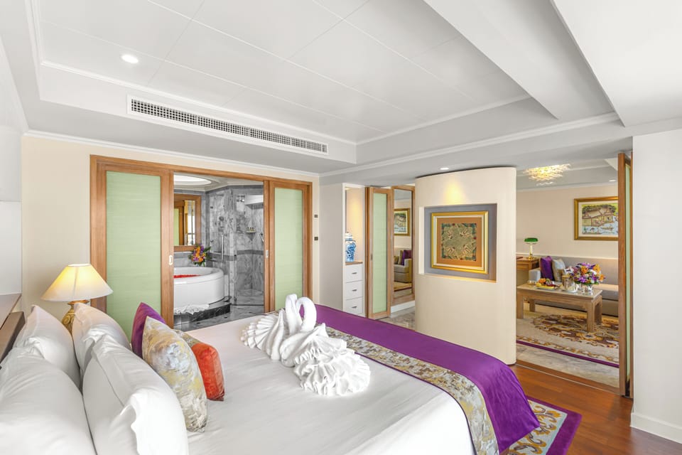One Bedroom Royal Wing Suite | 1 bedroom, premium bedding, in-room safe, desk