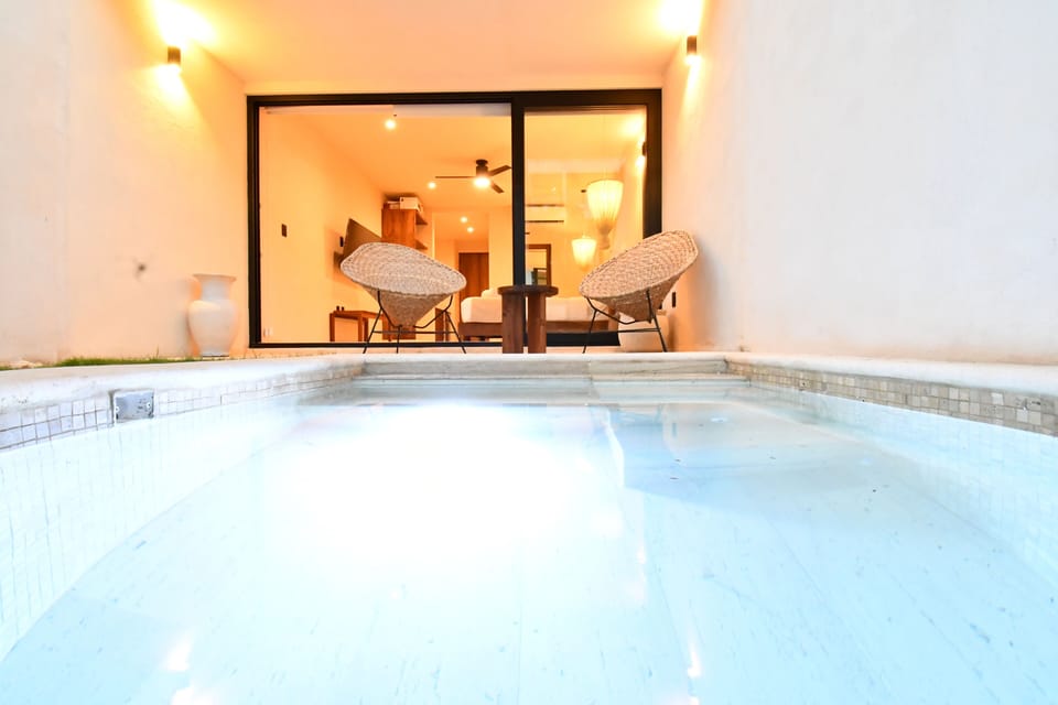 Private pool