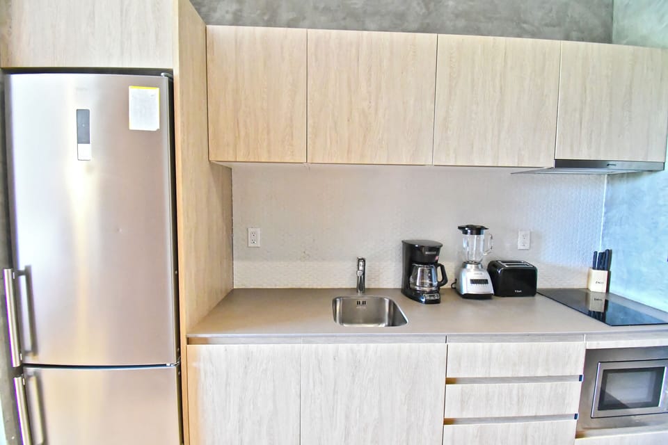 Standard Studio, Balcony | Private kitchenette