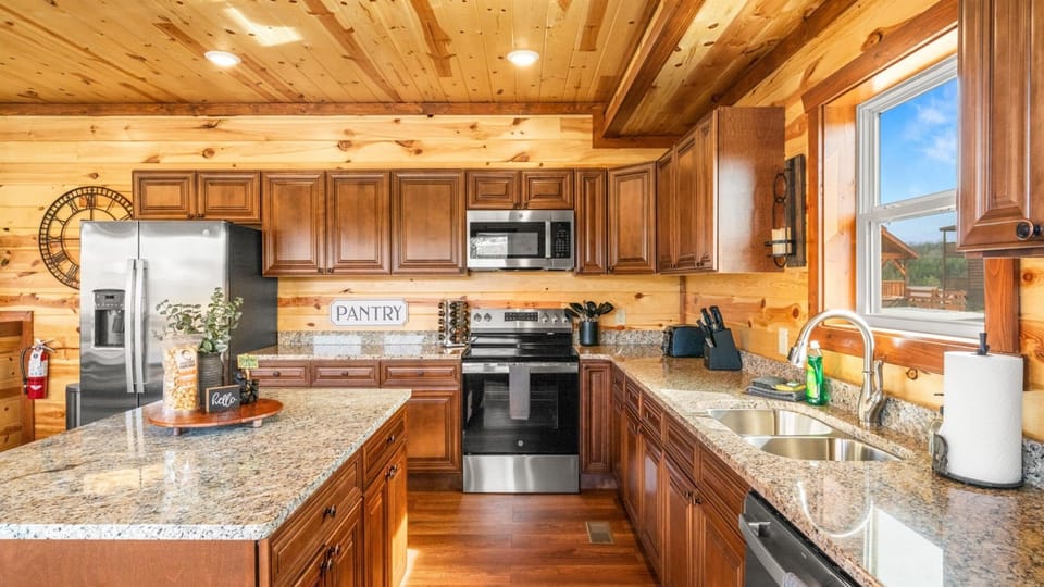 Large island for prepping meals