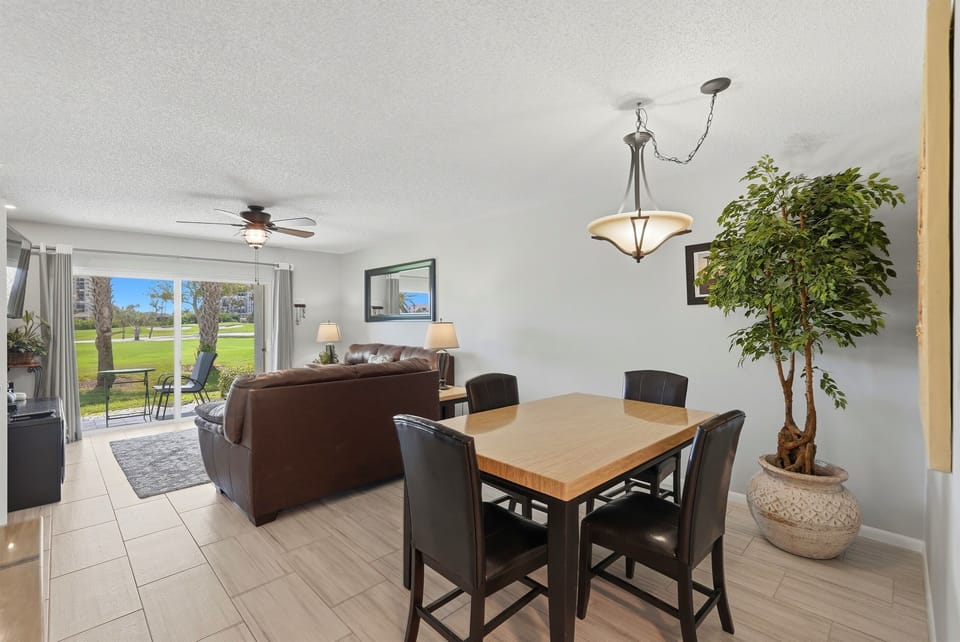 Dining Area, Seating for Four