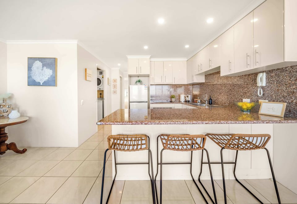 Well equipped kitchen perfect for preparing breakfast snacks and relaxed meals at home