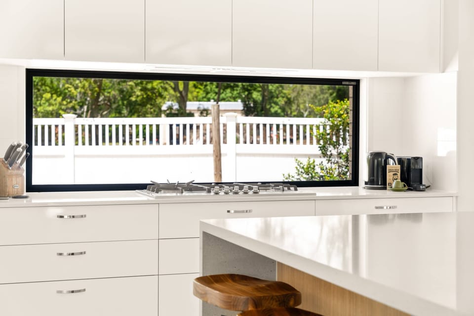 Gas cooktop and quality appliances for easy home cooking
