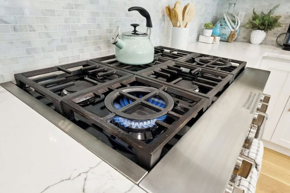 Gas burner stove to prepare all your meals.