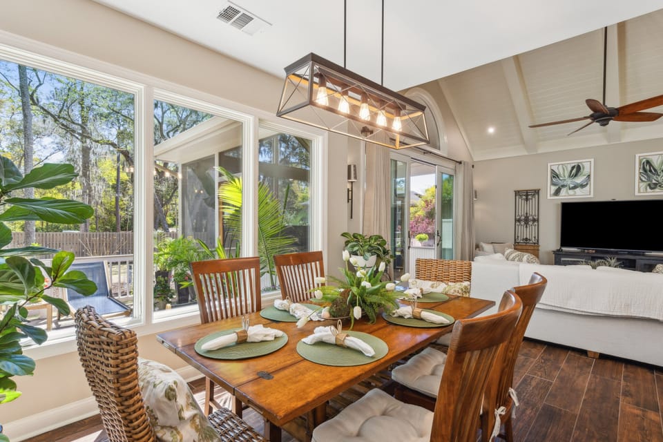 Dining table featuring 6 chairs