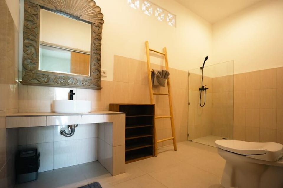 Standard Double Room, Garden View | Bathroom | Shower, towels, soap, shampoo