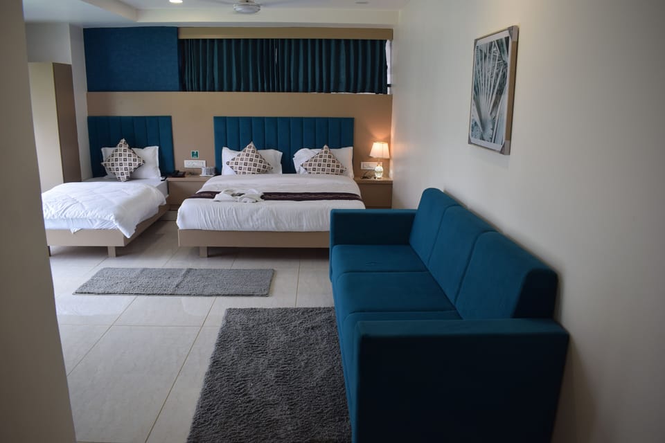 Superior Suite, Balcony | Iron/ironing board, free WiFi, bed sheets
