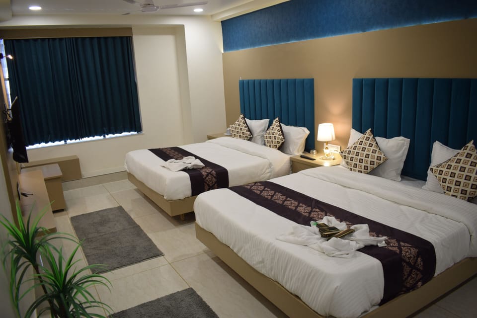 Family Room | Iron/ironing board, free WiFi, bed sheets