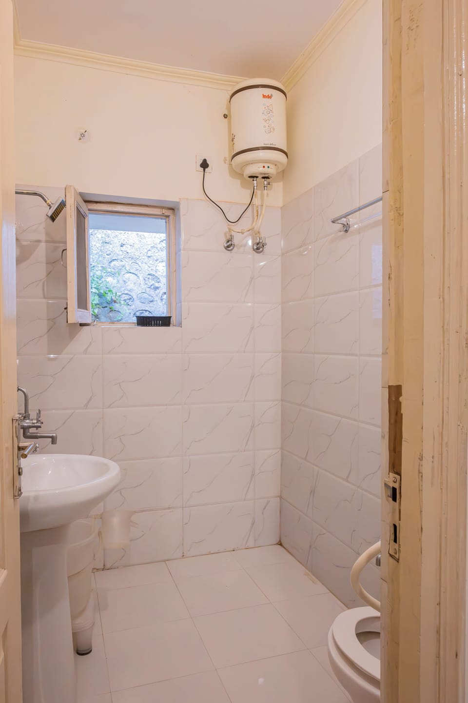 Standard Double Room | Bathroom
