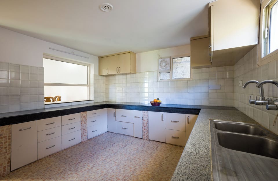 Luxury Room, Balcony, Hill View | Private kitchenette