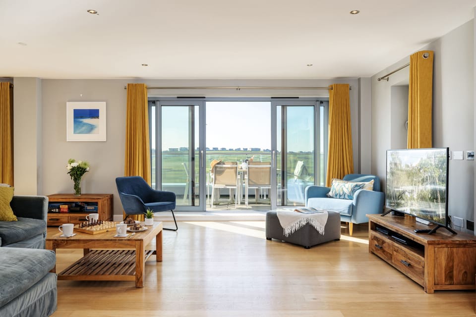 14 Azure, Newquay: A gorgeous seaside retreat promising a comfortable stay
