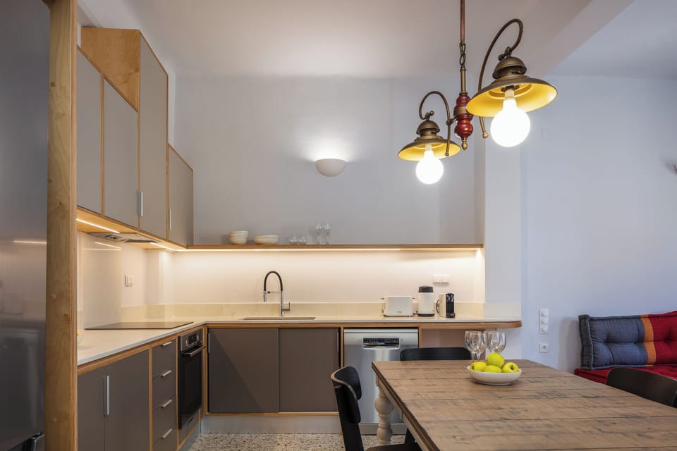 Comfort Apartment, Balcony, City View | Private kitchen | Electric kettle, highchair