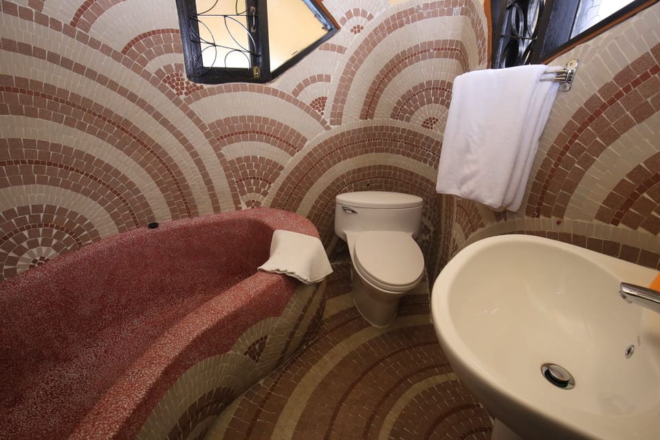 Gourd | Bathroom | Hair dryer, slippers, towels, shampoo