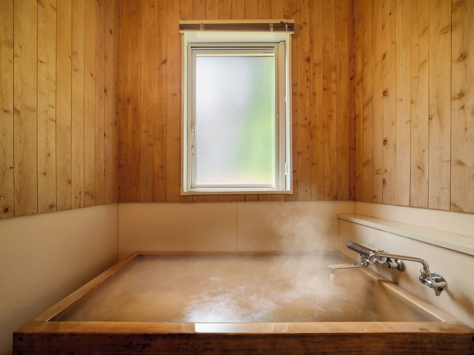 Pet Room (Quadruple Room) cottage With hot spring and dog park(Non-smoking) | 1 bedroom, free WiFi, bed sheets