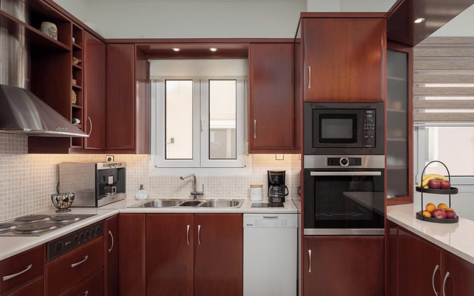 House, Patio, Mountain View | Private kitchen | Espresso maker, electric kettle, toaster, highchair