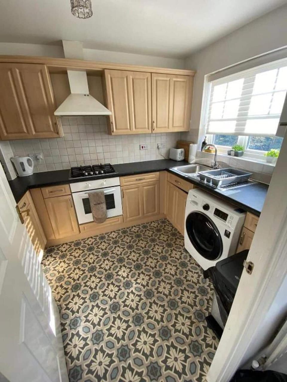 House | Private kitchen | Fridge, microwave, oven, stovetop