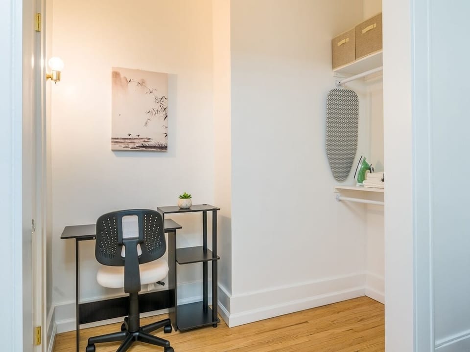 Work Desk for the professional traveler to make the most of his work at the defined sitting. 