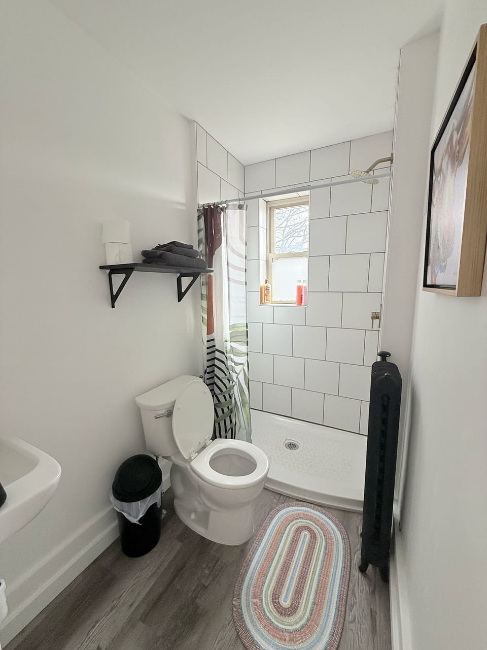Spa-Like Comfort – Refresh in a clean and modern bathroom.