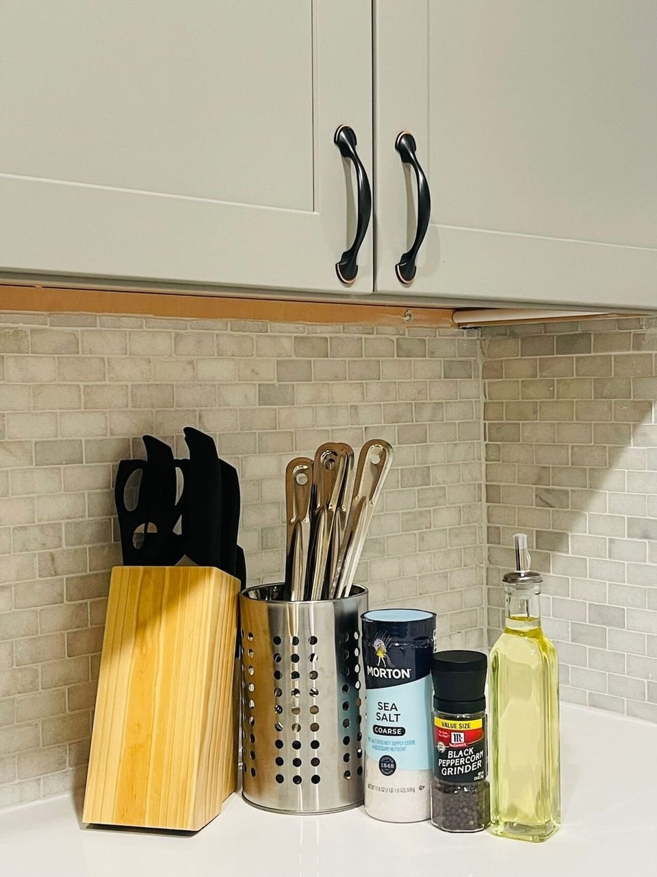 Cooking is a breeze with our comprehensive collection of kitchen supplies. #CookingEssentials #Silverware #CookingSupplies