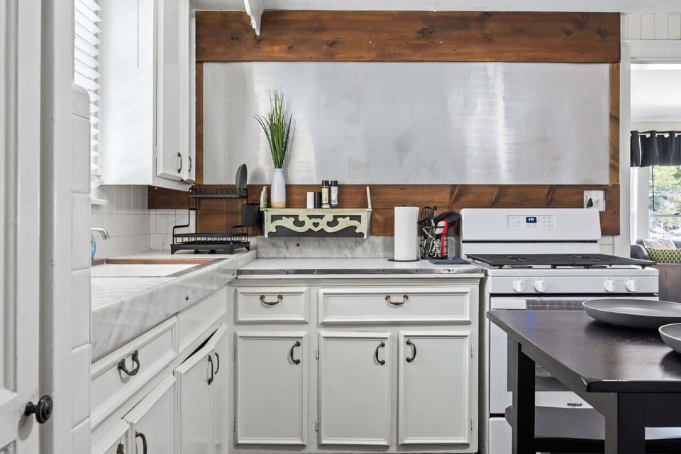 Kitchen - Unit 1 - Cook & Dine – Everything you need for homemade meals.