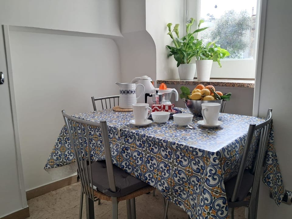 Comfort Apartment | Dining room