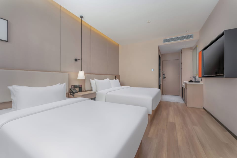Family Twin Room, City View | Desk, WiFi (free)