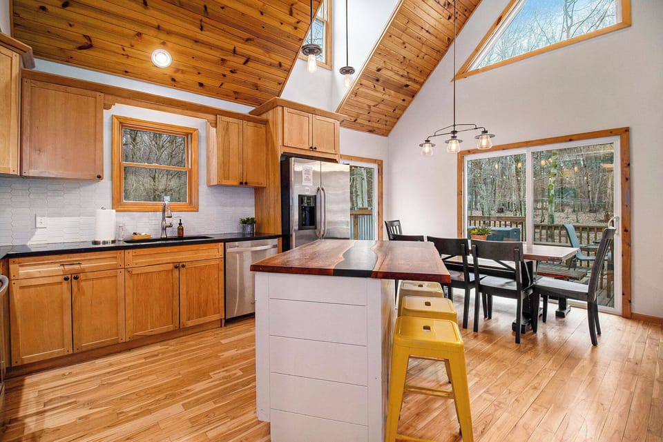 Kitchen & Dining Room