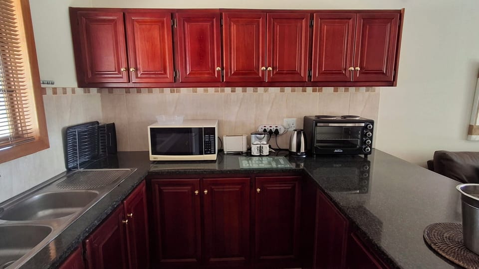 Family Cabin | Private kitchen | Electric kettle