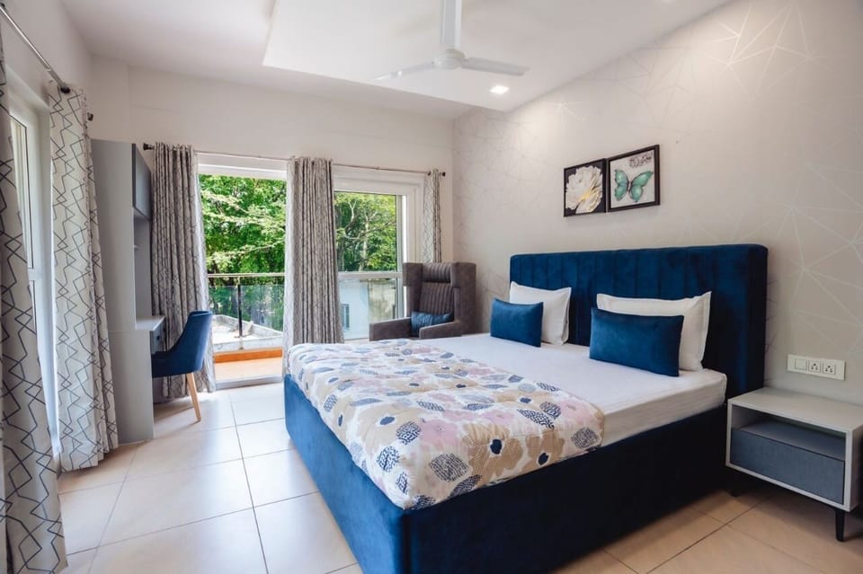 Luxury Apartment, Balcony, Mountain View | 4 bedrooms, laptop workspace, free WiFi