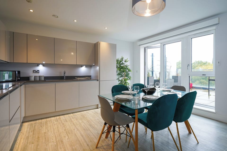 Apartment, River View | Private kitchen