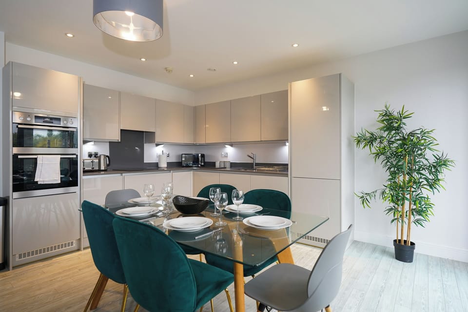 Apartment, River View | Private kitchen