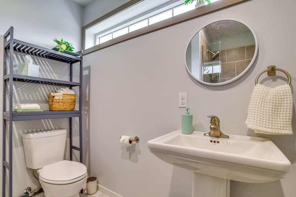 Seneca Lake Wine Trail Studio w/ Balcony & Views! Apartment in Seneca Lake