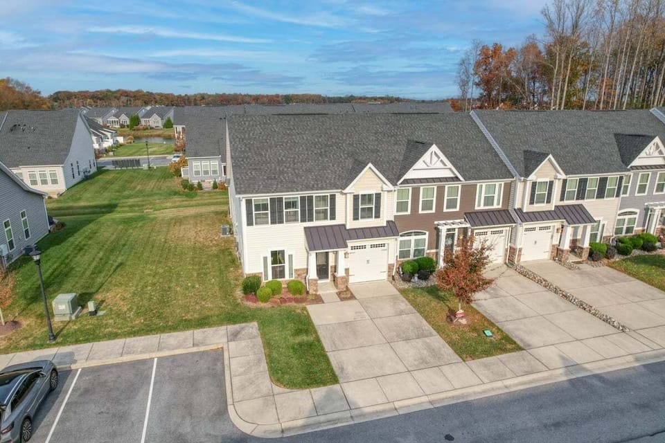 Large side yard
