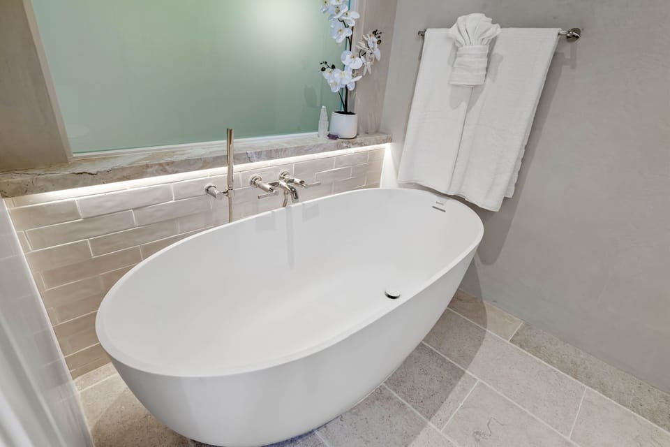 Soaking Tub in the En-Suite Bath for Bedroom #1