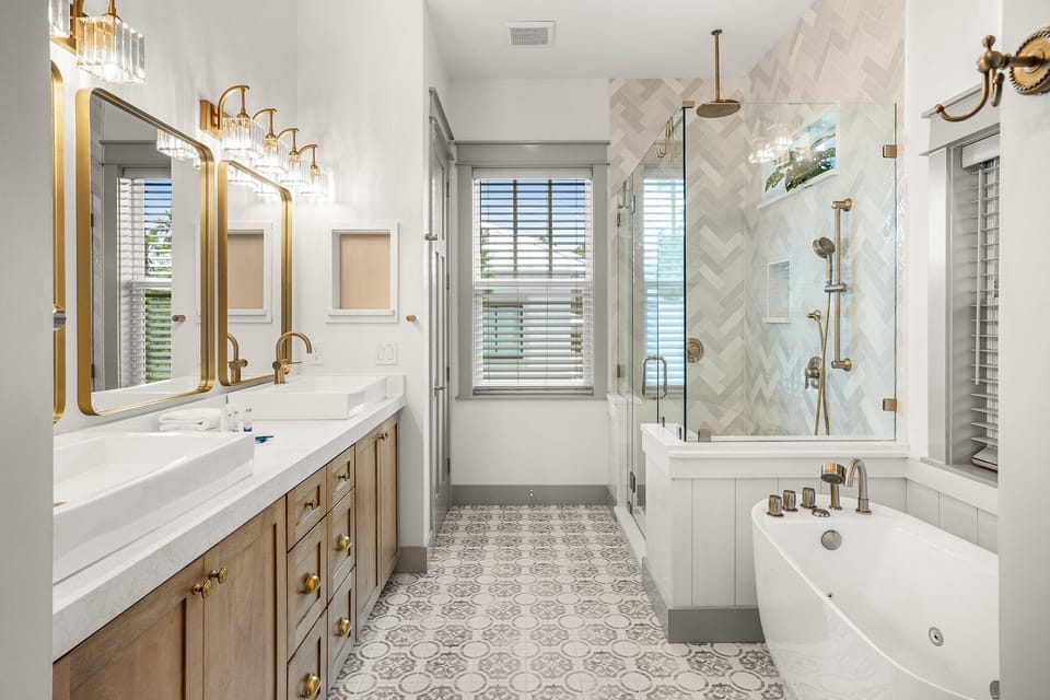 2nd Floor Master Ensuite Bathroom