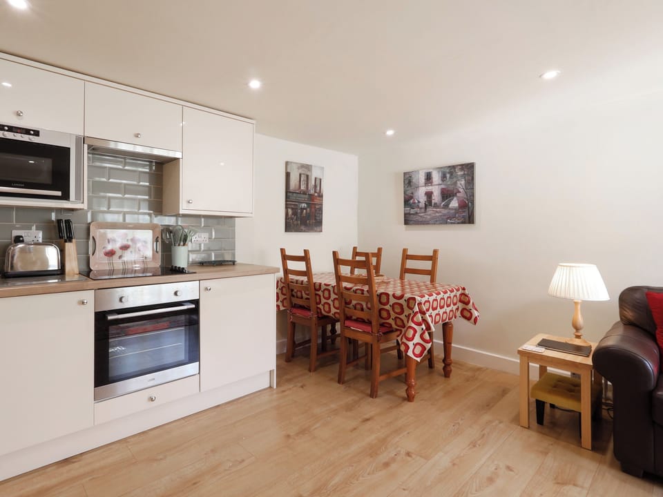 Open plan living space | Court Cottage - Little Court Cottages, Gloucester
