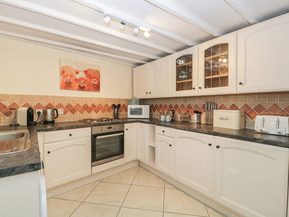 Cottage | Private kitchen | Cookware/dishes/utensils