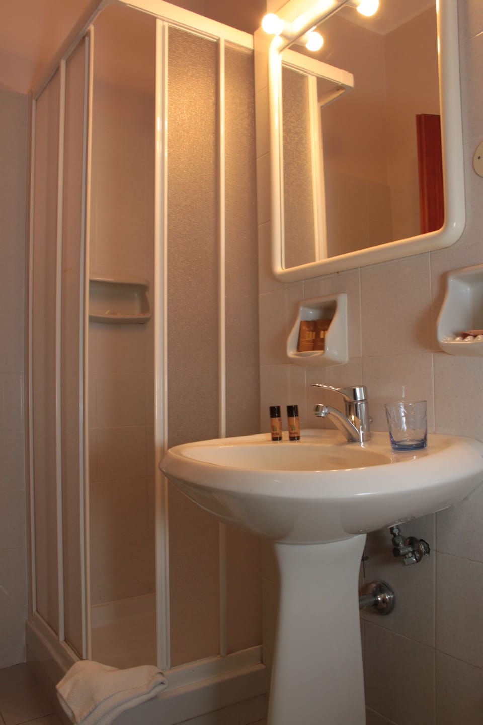 Free toiletries, bidet, towels