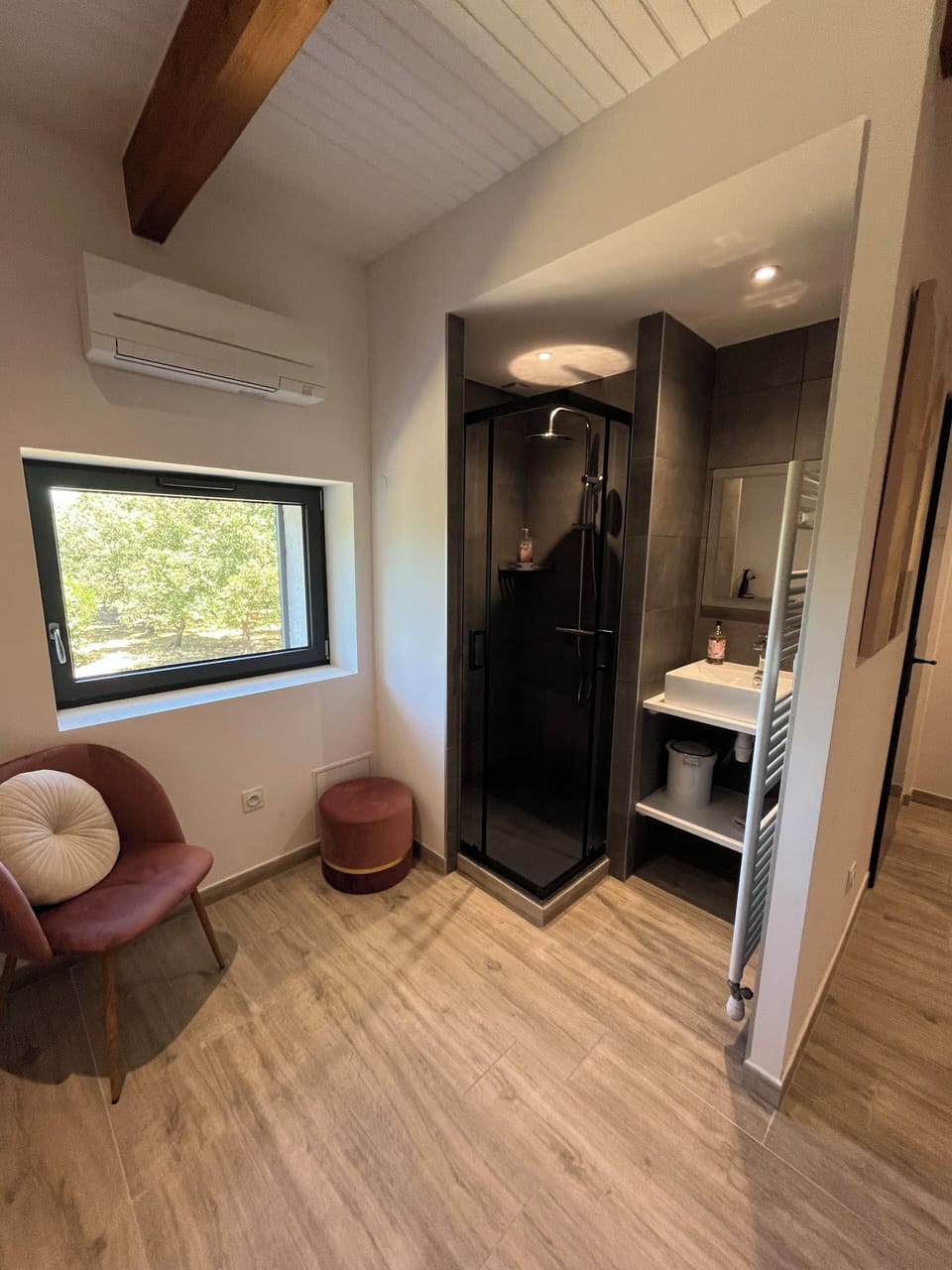 Classic Double Room, Garden View | Bathroom