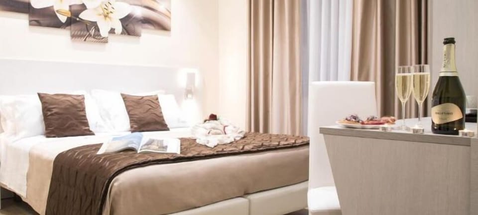 Deluxe Room | Desk, soundproofing, free WiFi
