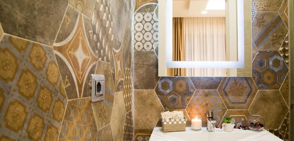 Deluxe Room | Desk, soundproofing, free WiFi