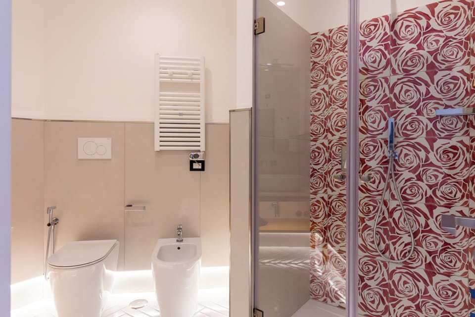 Standard Double Room, Courtyard View | Bathroom | Shower, hair dryer, bidet, towels